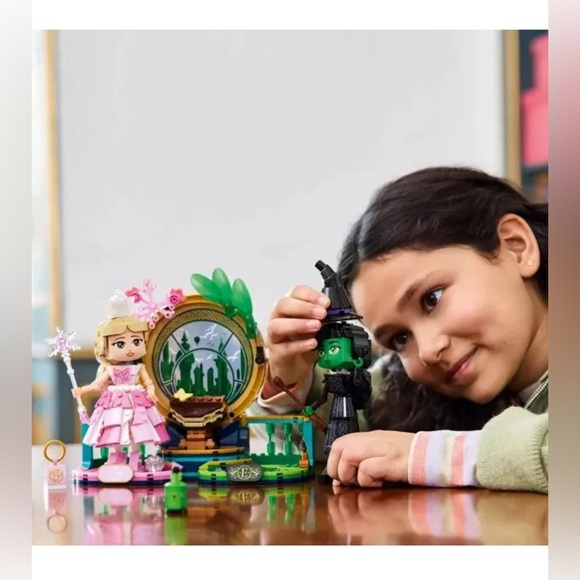 🌀LEGO WICKED ELPHABA AND GLINDA FIGURES 75682 BUILDING KIT - NWT - Picture 5 of 10